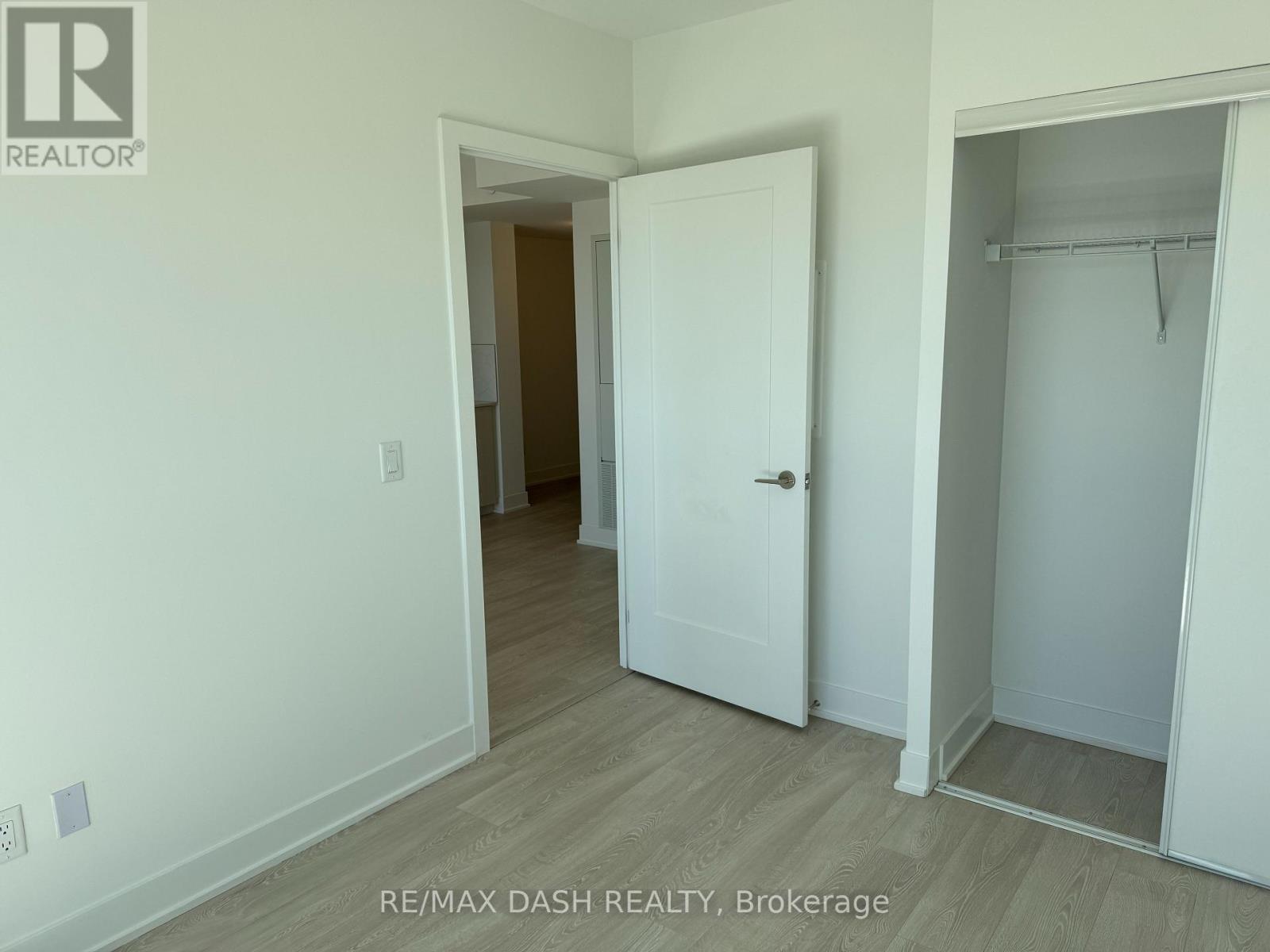1622 - 2545 Simcoe Street N Property Photo 9