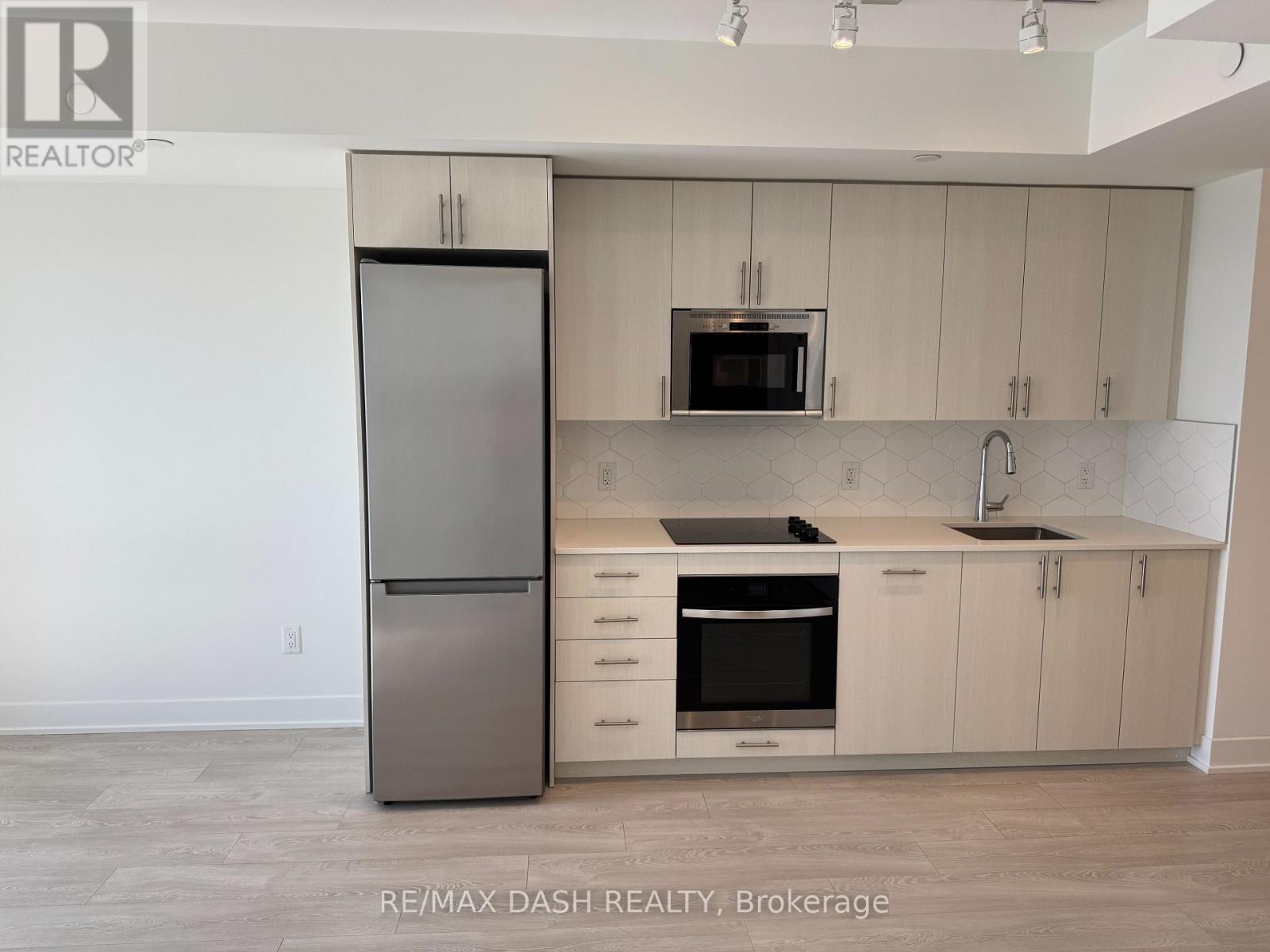 1622 - 2545 Simcoe Street N Property Photo 11