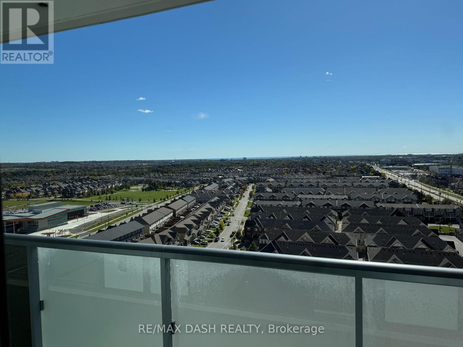 1622 - 2545 Simcoe Street N Property Photo 14