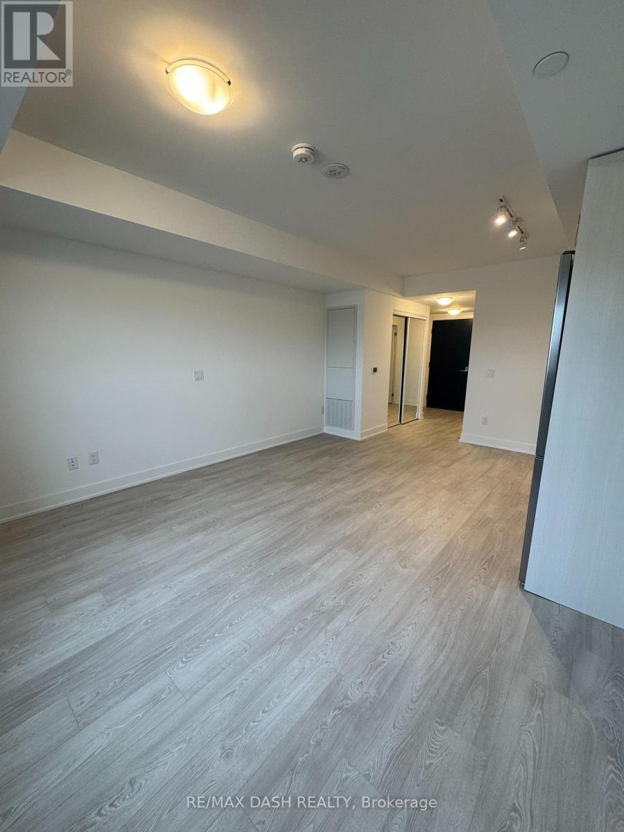 1530 - 2545 Simcoe Street N Property Photo 9