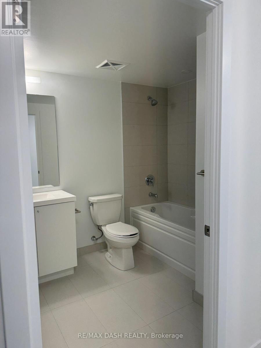 1838 - 2545 Simcoe Street N Property Photo 3