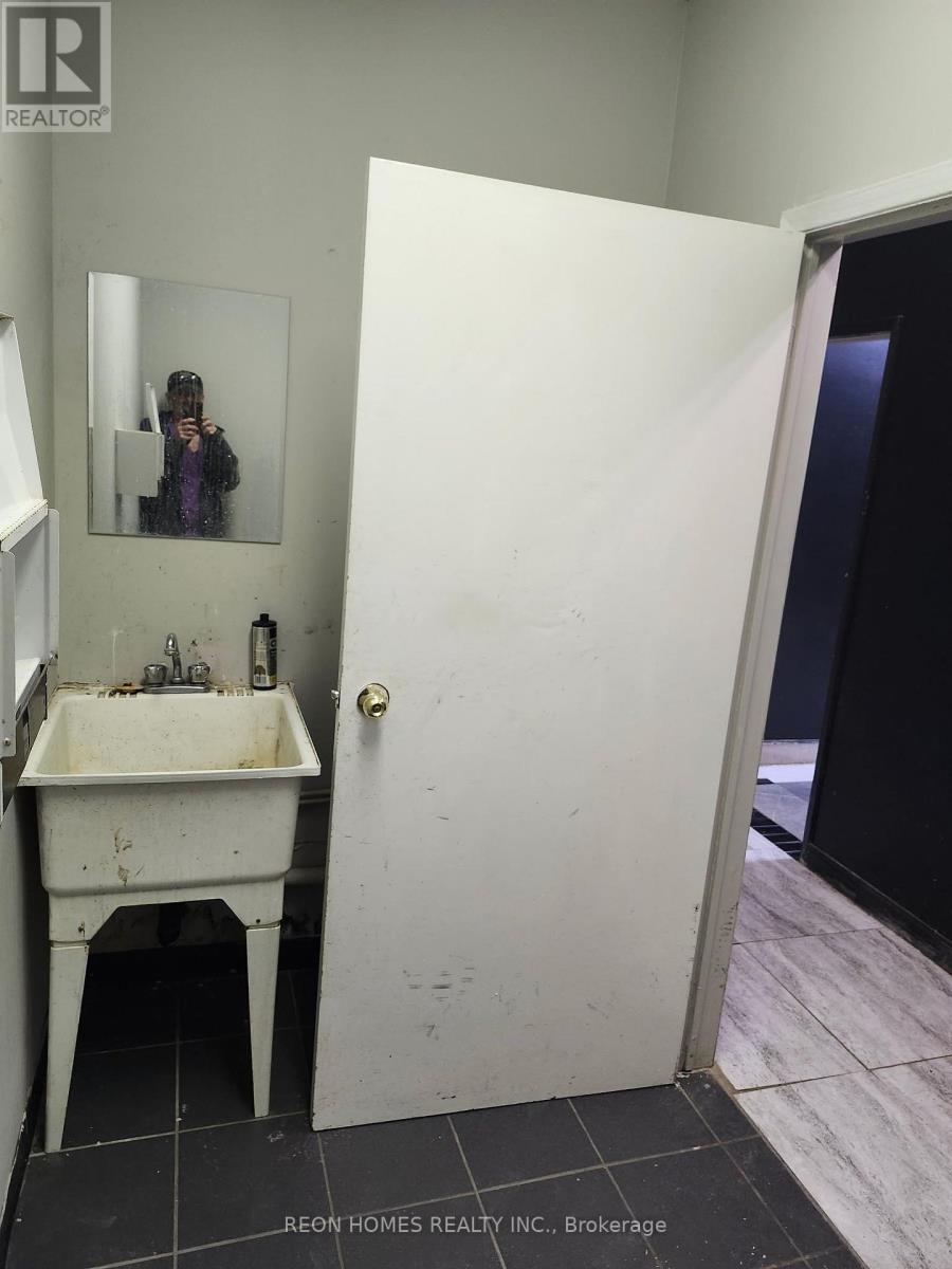 2a - 45 Bloor Street Property Photo 10