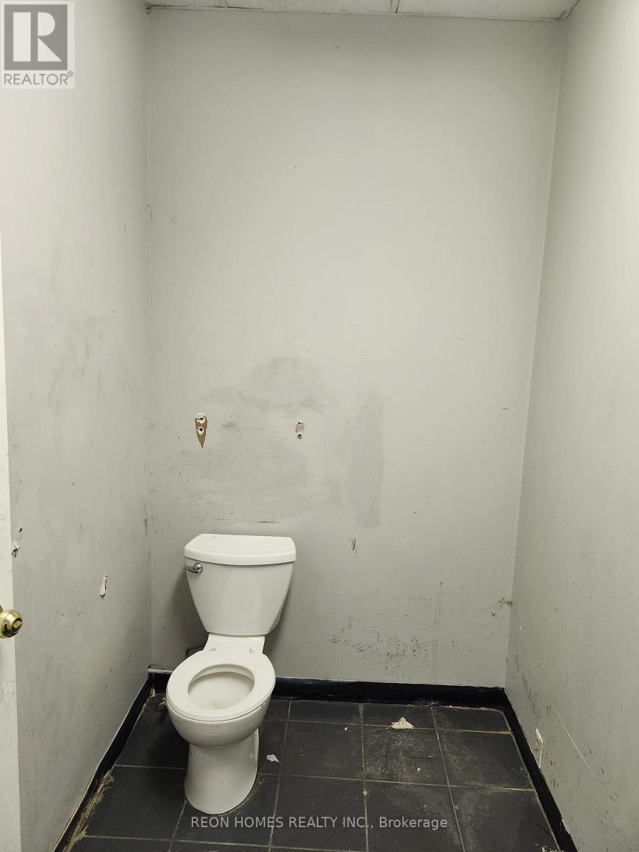 2a - 45 Bloor Street Property Photo 11