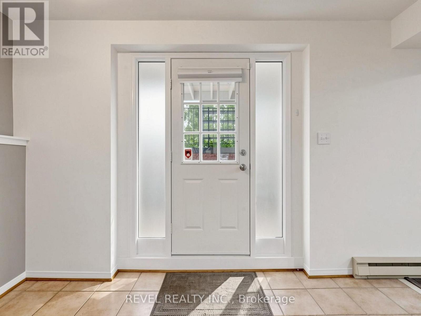 Lower - 831 Regal Crescent Property Photo 8