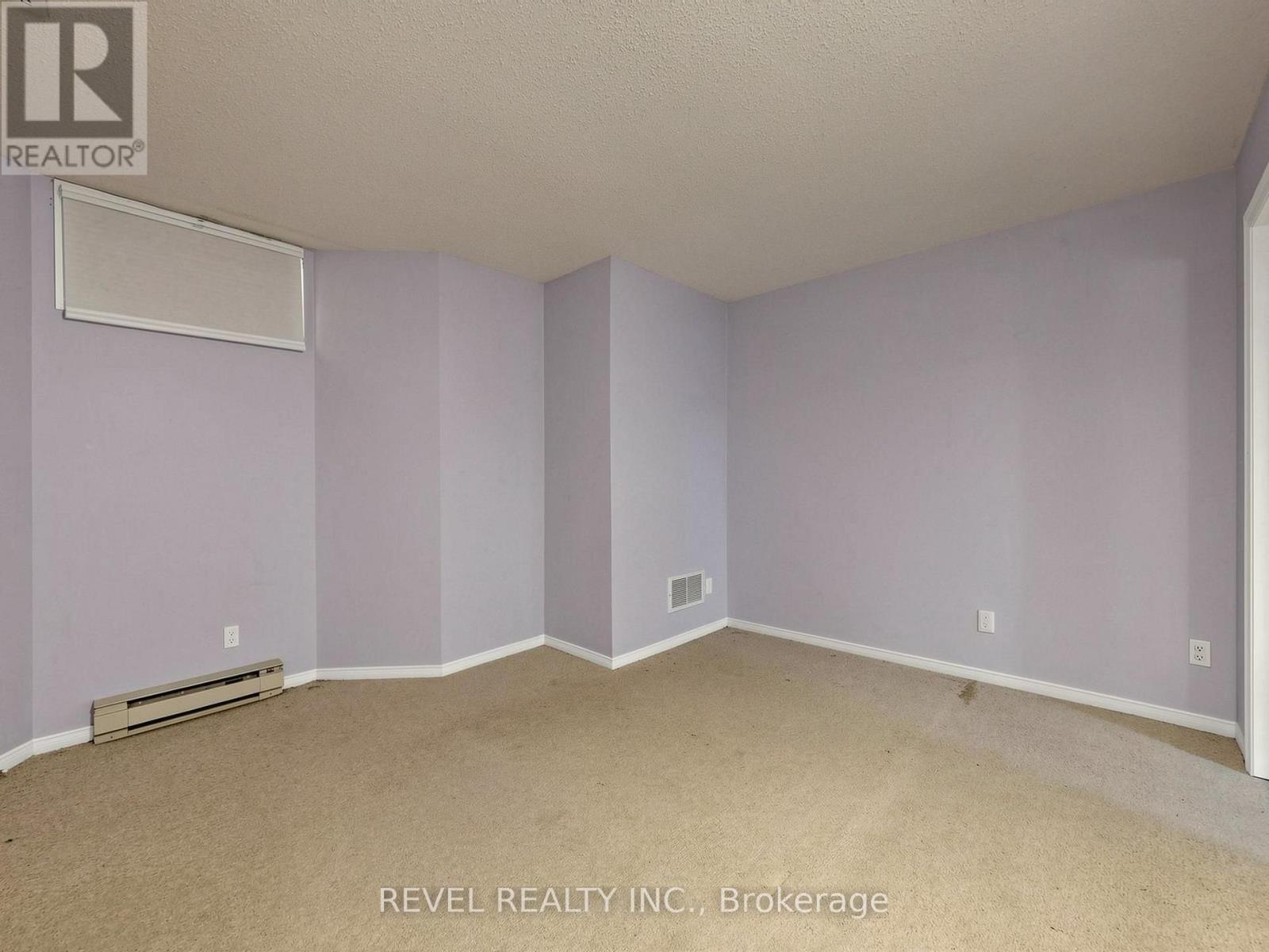 Lower - 831 Regal Crescent Property Photo 23