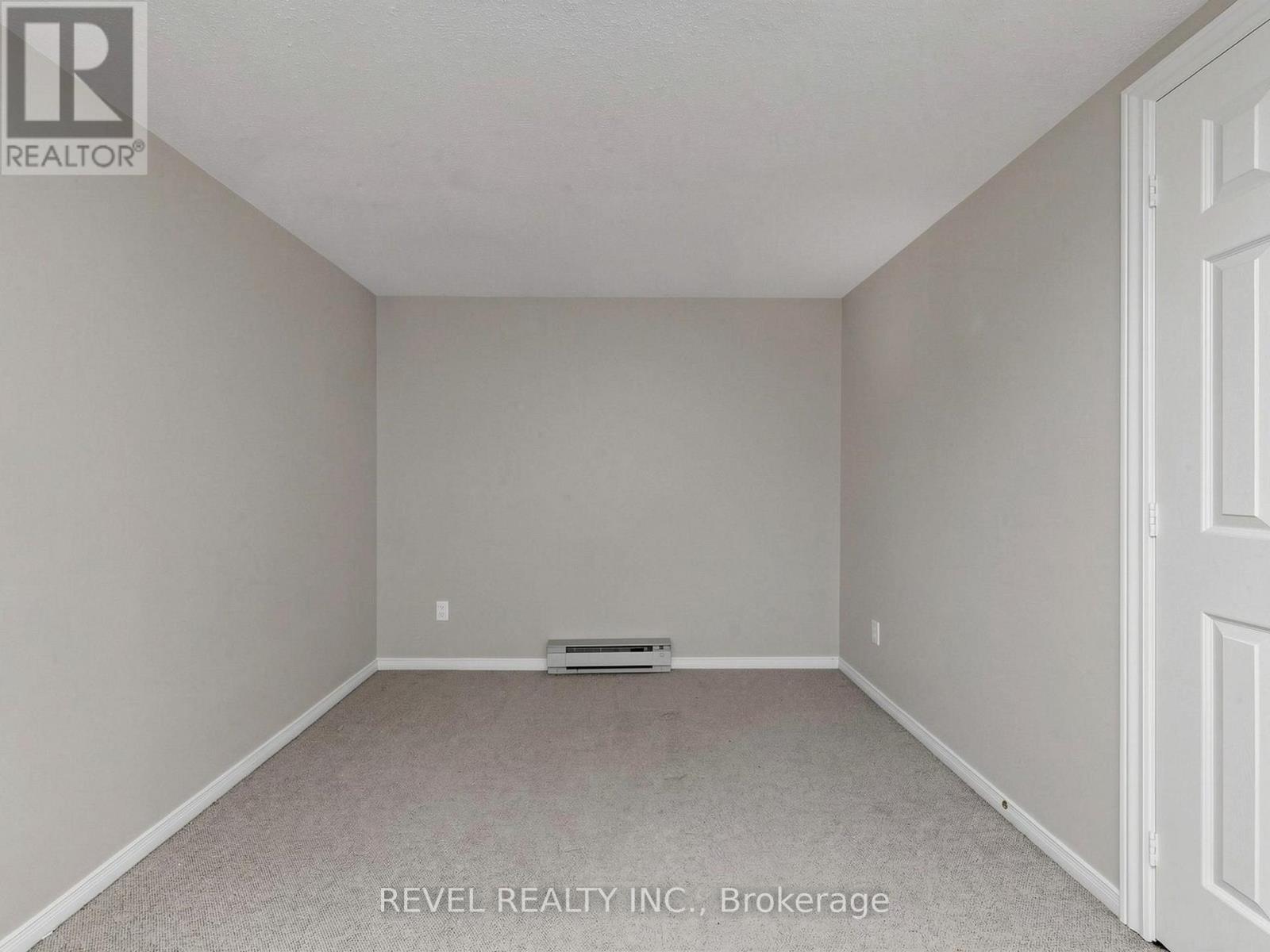 Lower - 831 Regal Crescent Property Photo 25