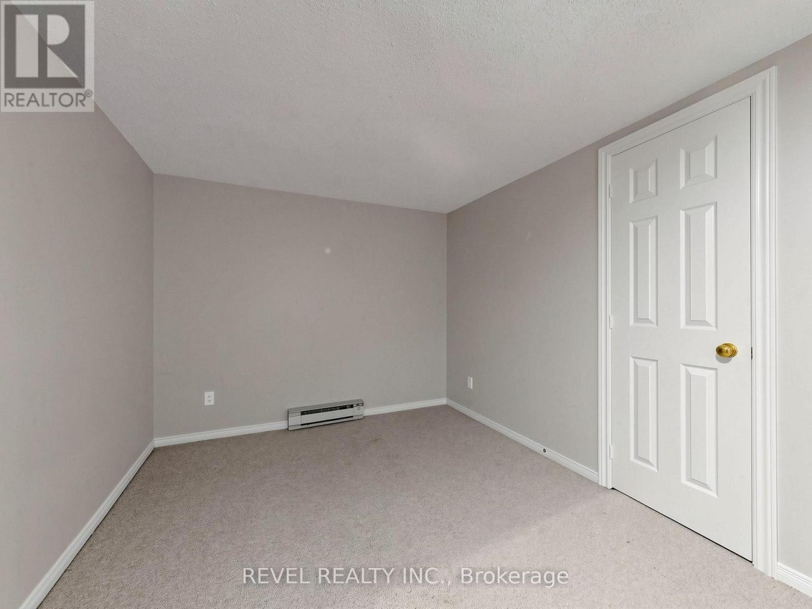 Lower - 831 Regal Crescent Property Photo 27