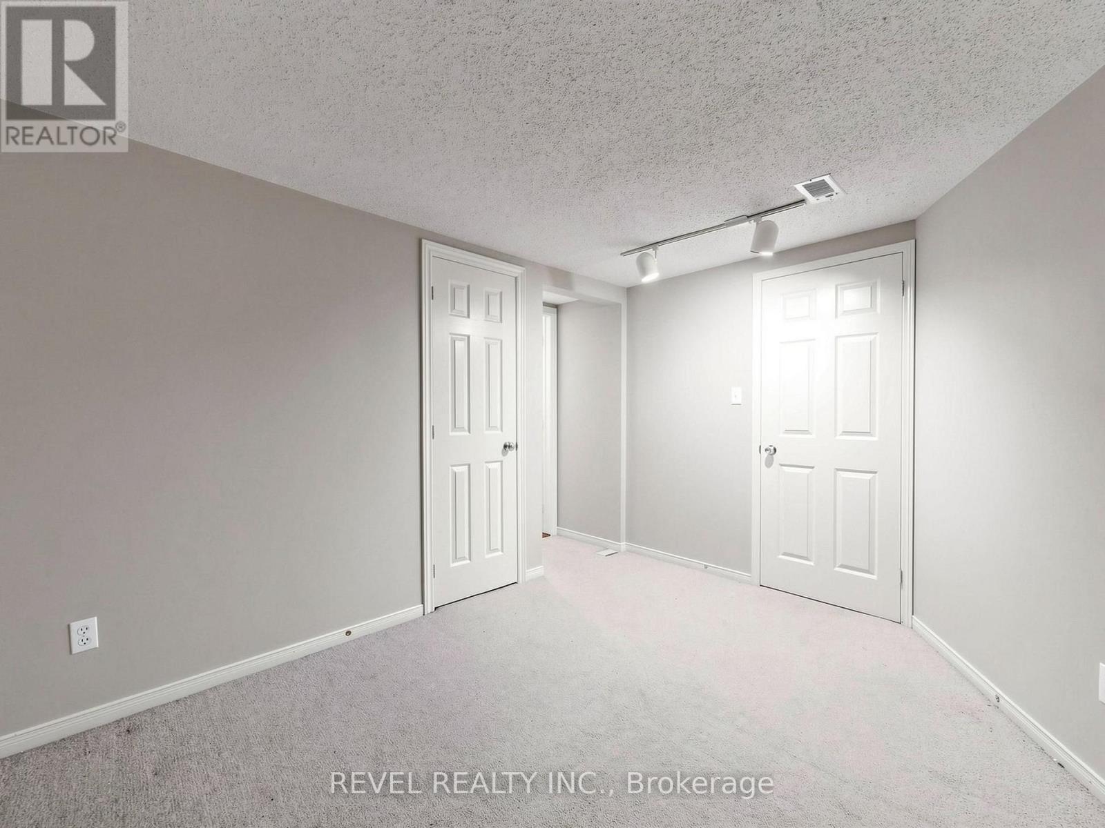 Lower - 831 Regal Crescent Property Photo 28