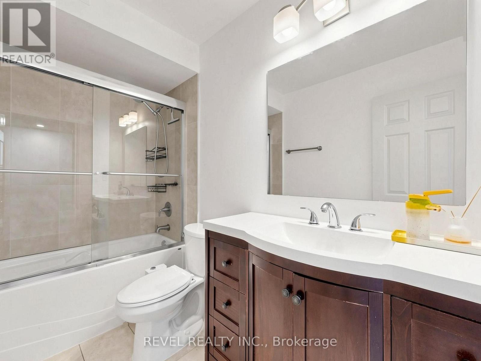 Lower - 831 Regal Crescent Property Photo 29