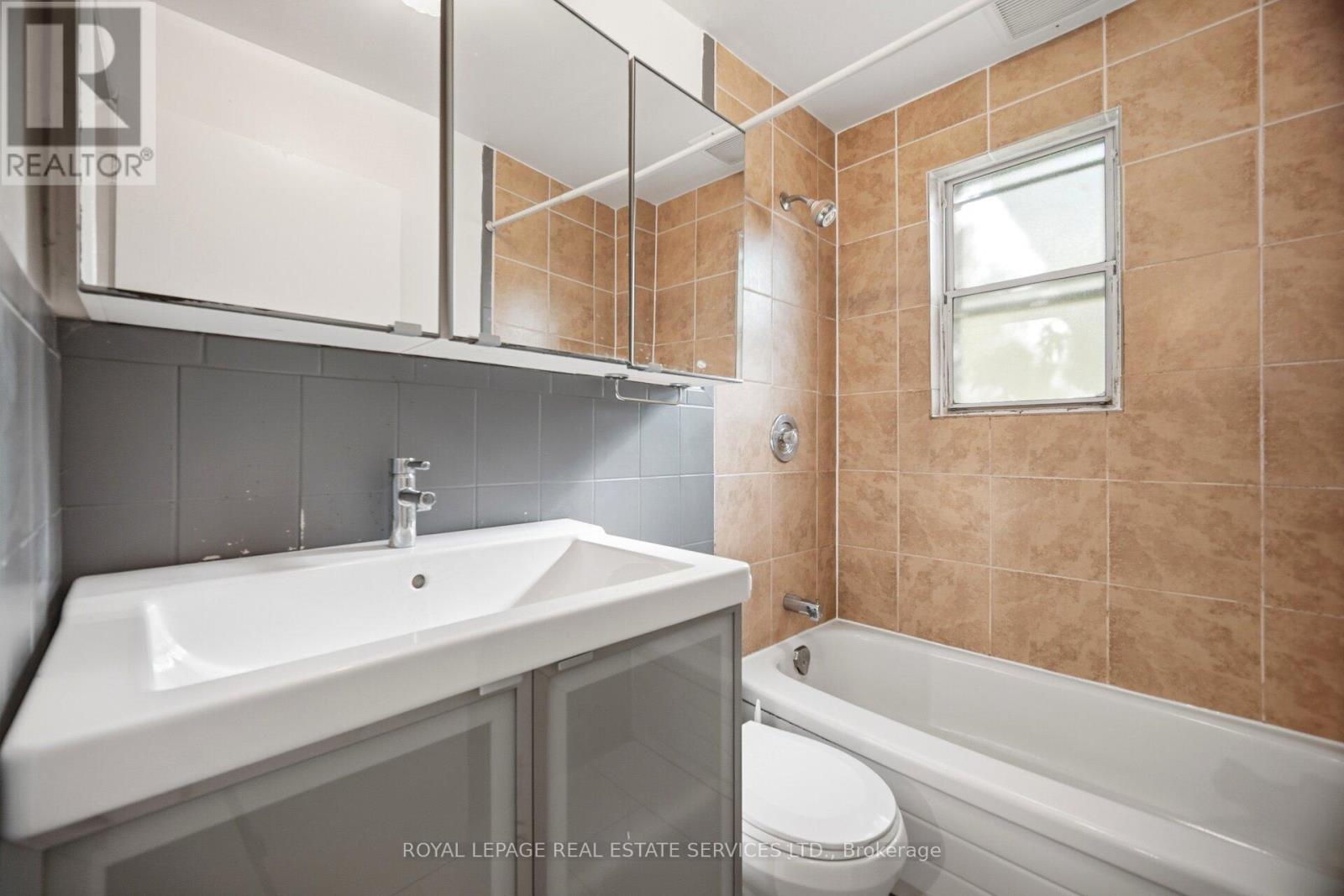 76-78 Lewis Street Property Photo 14