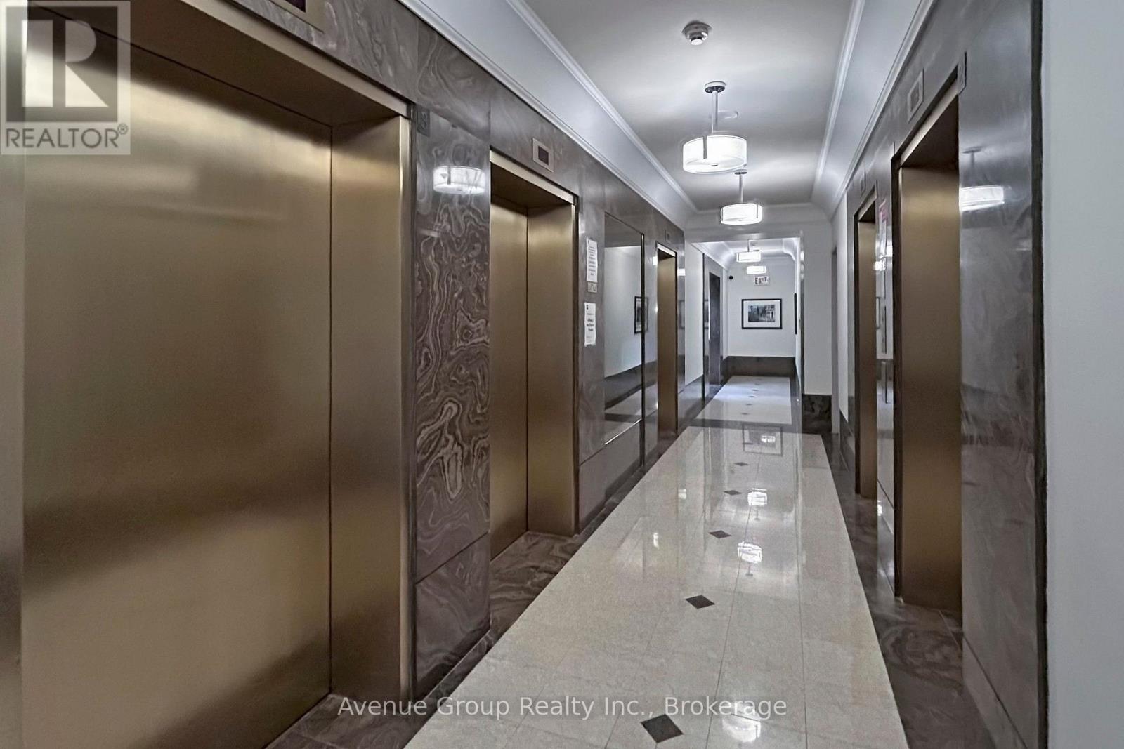 1527 - 68 Corporate Drive Property Photo 5