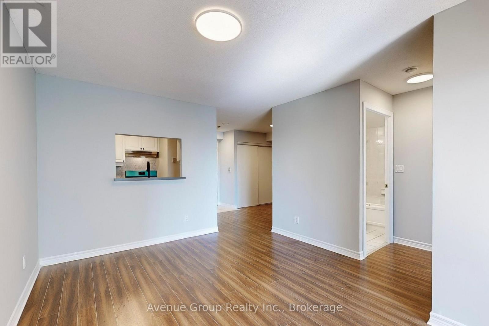 1527 - 68 Corporate Drive Property Photo 8