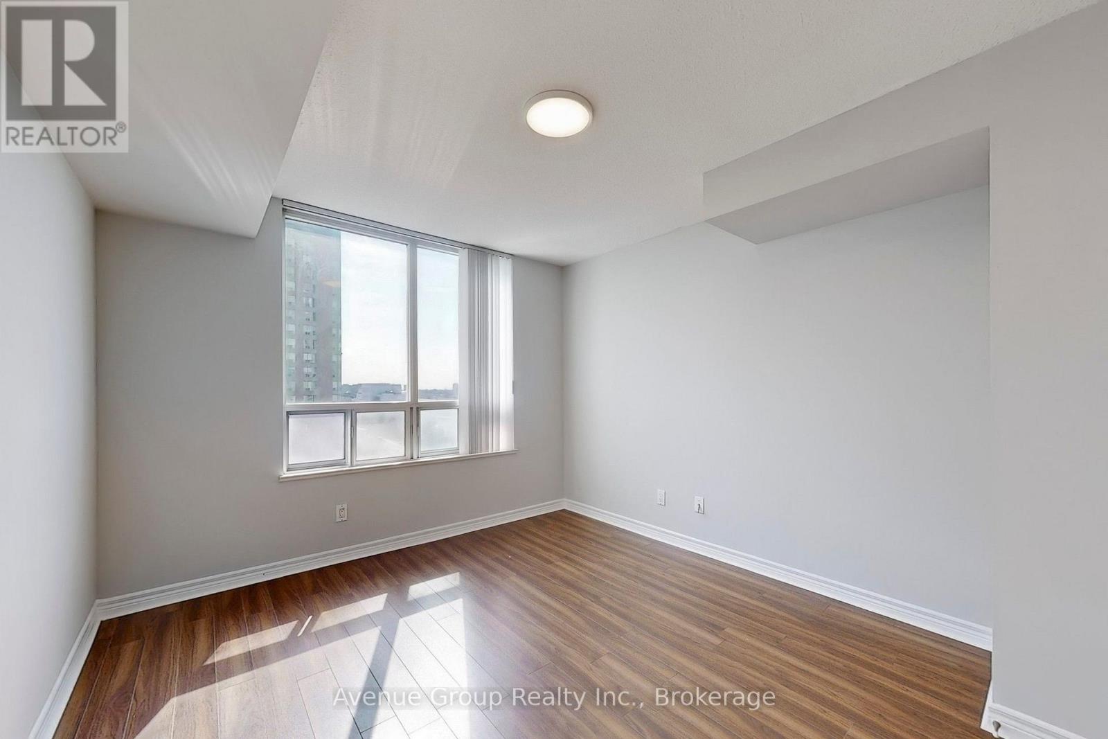 1527 - 68 Corporate Drive Property Photo 12