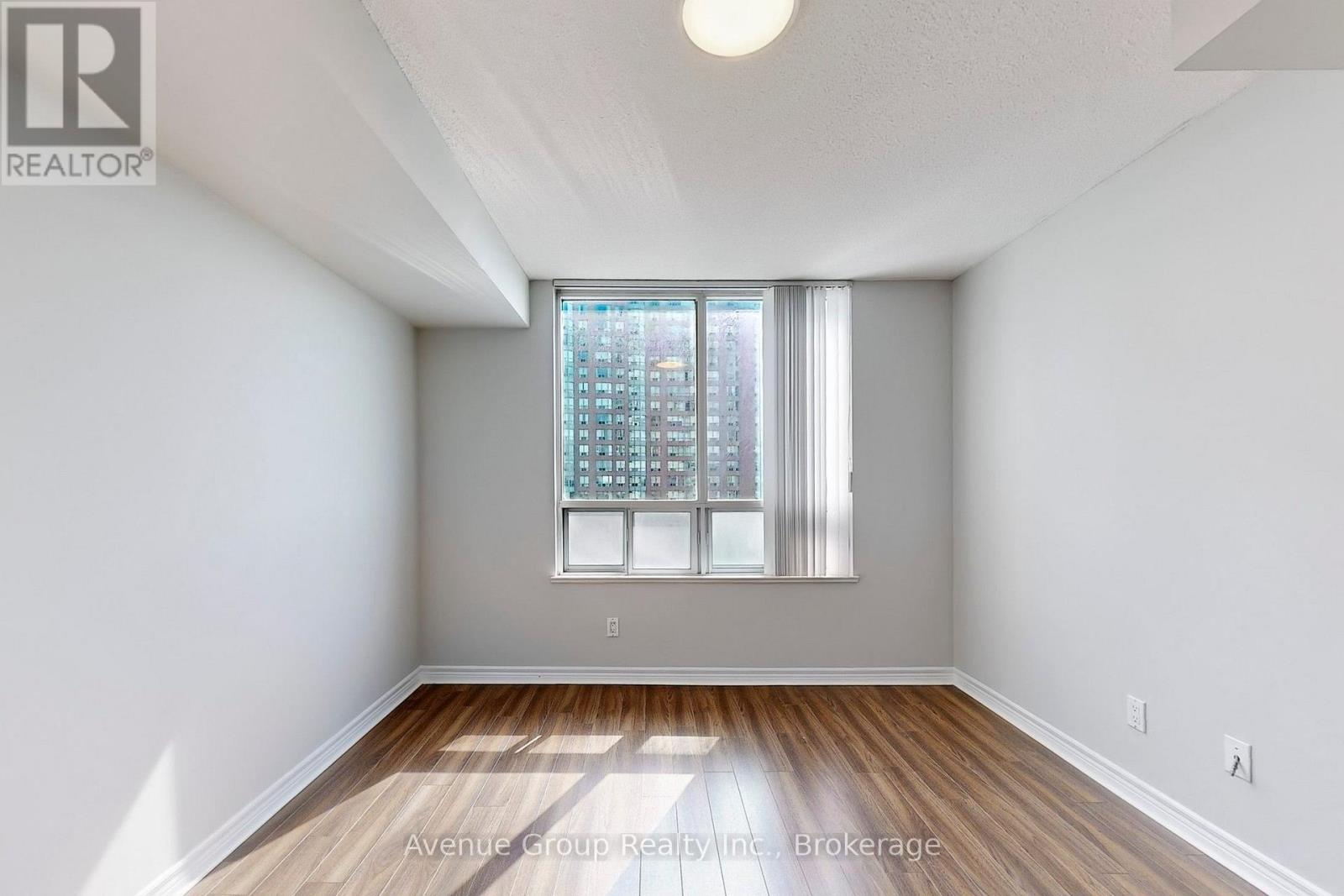 1527 - 68 Corporate Drive Property Photo 13