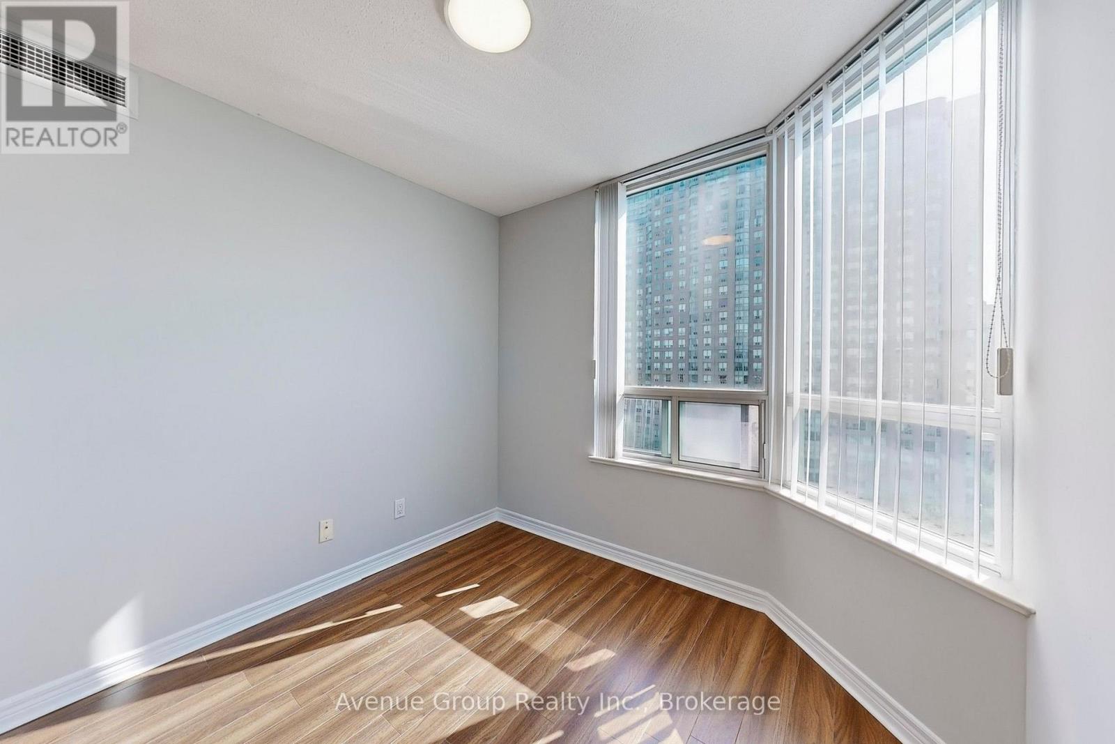 1527 - 68 Corporate Drive Property Photo 16