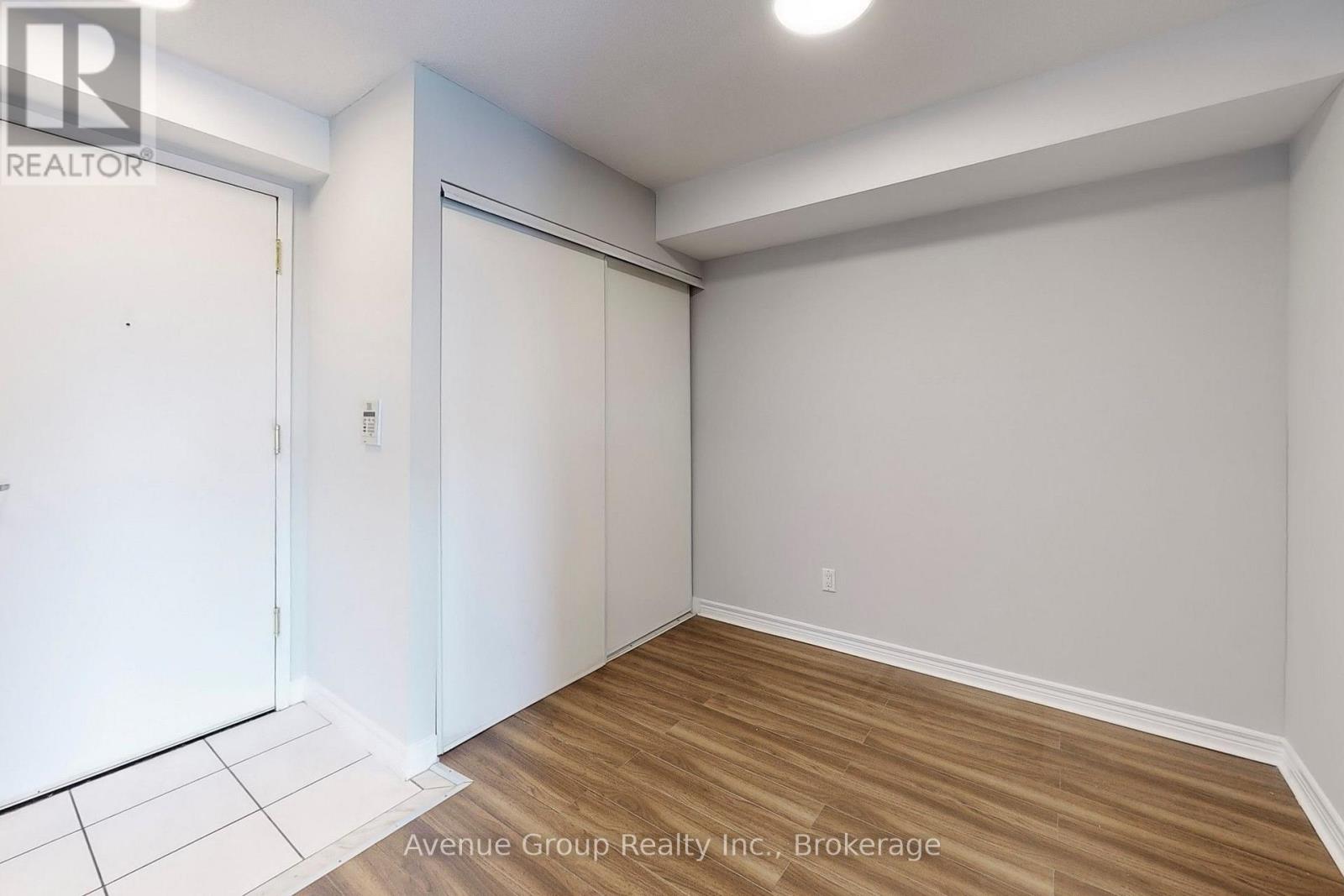 1527 - 68 Corporate Drive Property Photo 19