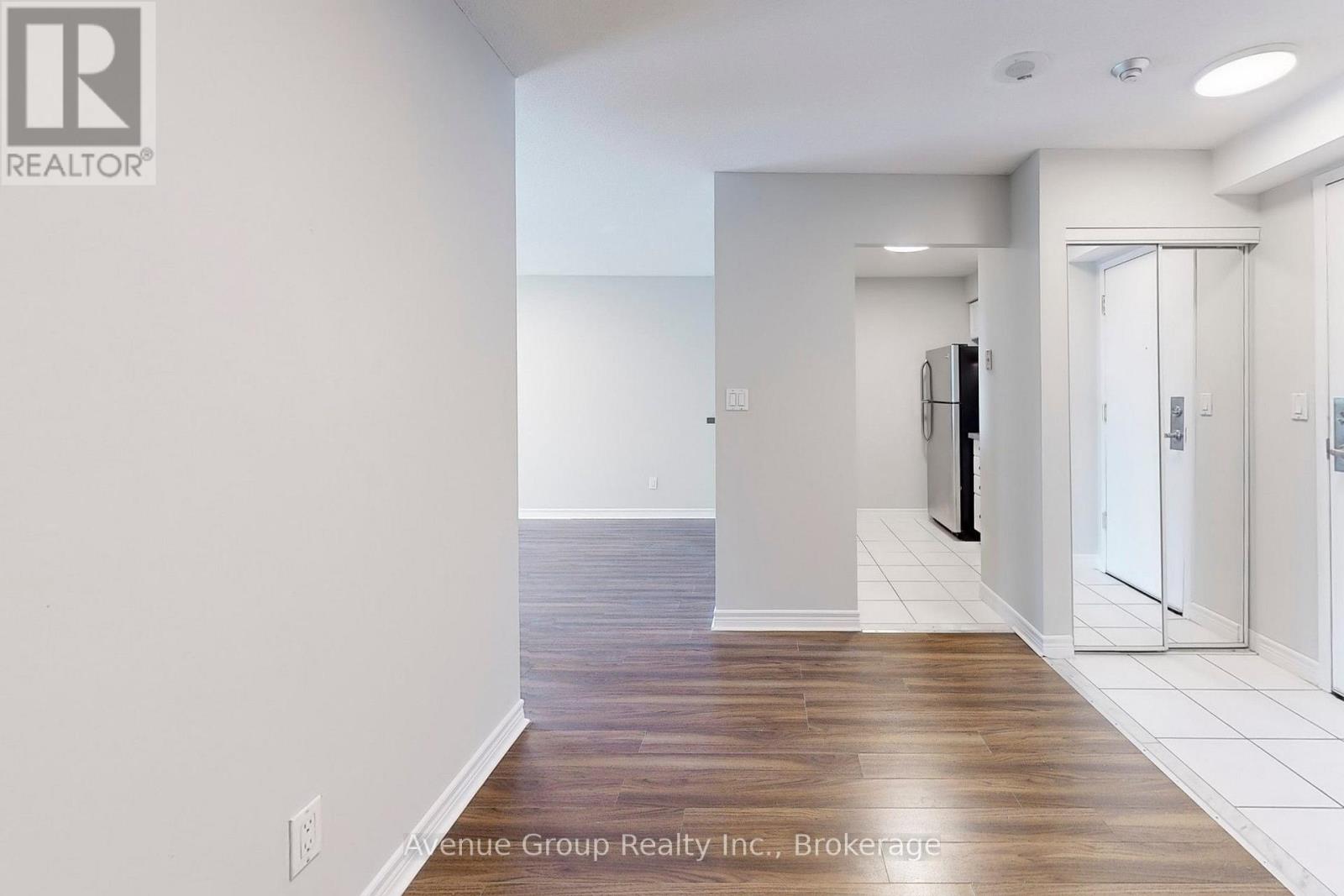 1527 - 68 Corporate Drive Property Photo 21