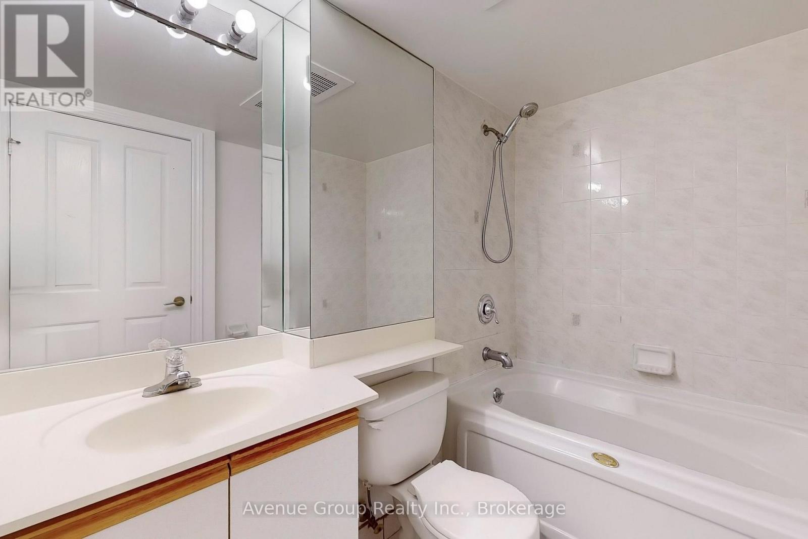 1527 - 68 Corporate Drive Property Photo 22