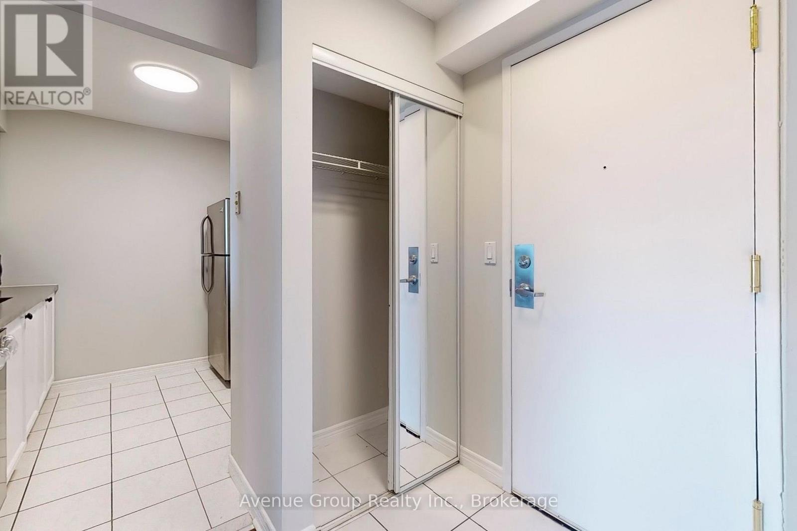 1527 - 68 Corporate Drive Property Photo 23
