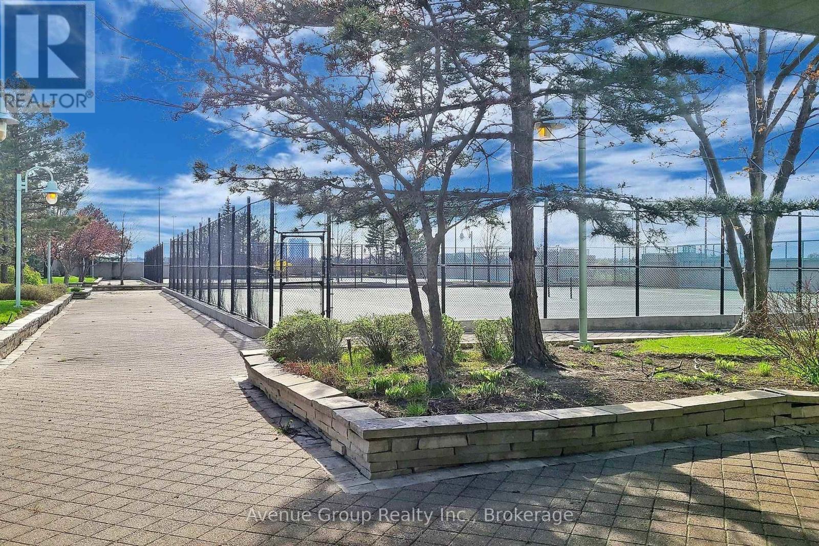 1527 - 68 Corporate Drive Property Photo 35