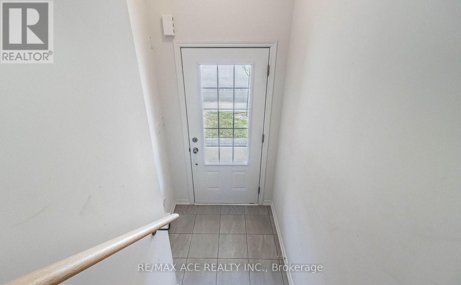 109 - 2560 Barbarolli Path Property Photo 4