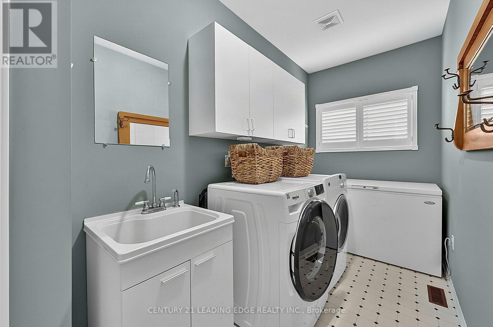 14 Watford Street Property Photo 38