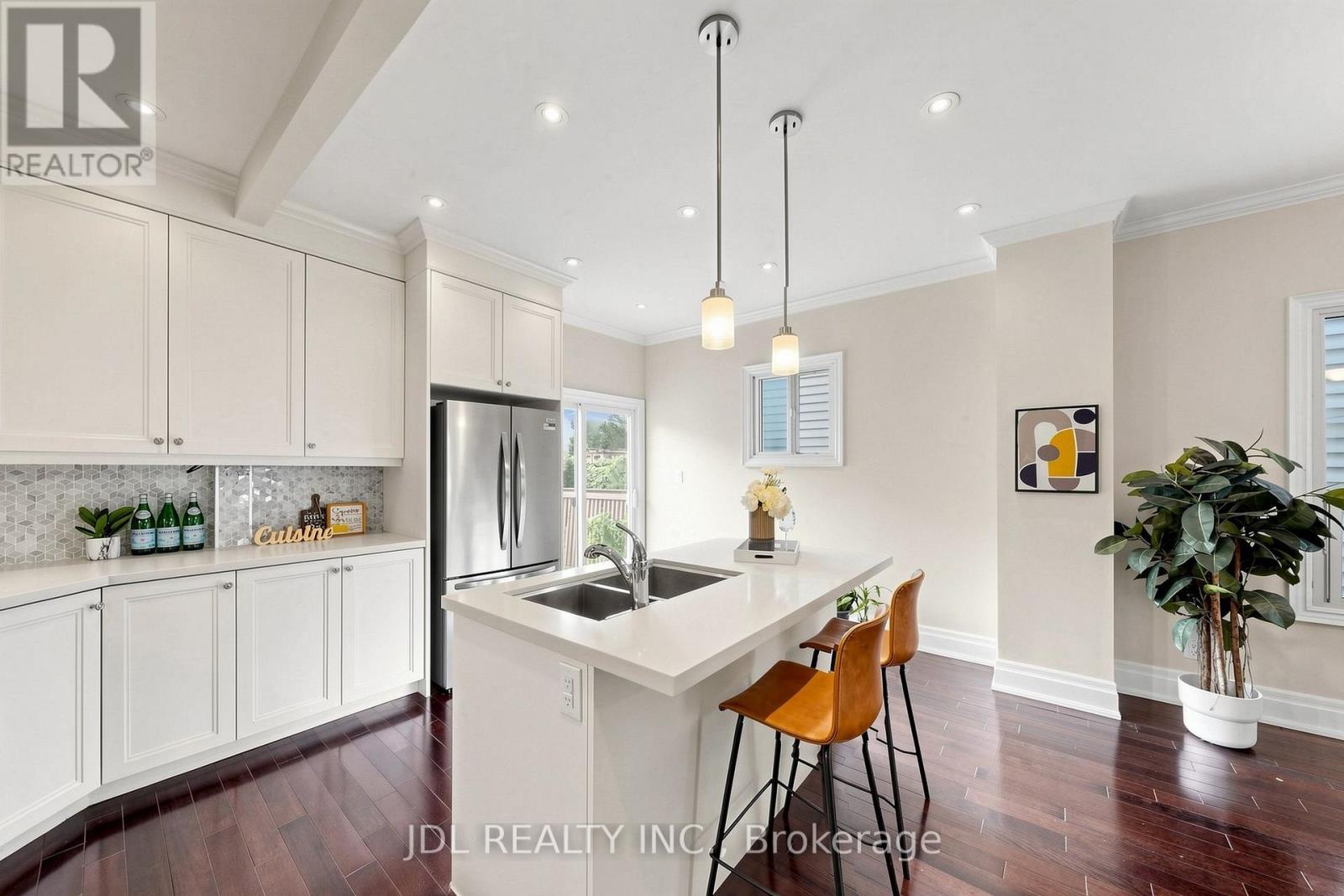 831 Pape Avenue Property Photo 10