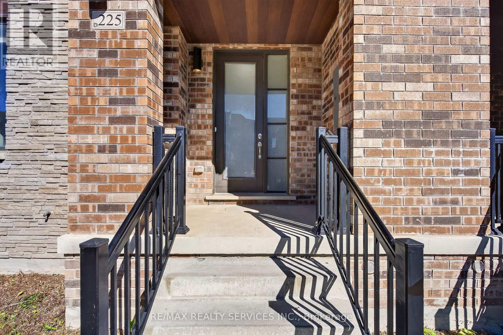 225 Coronation Road Property Photo 4