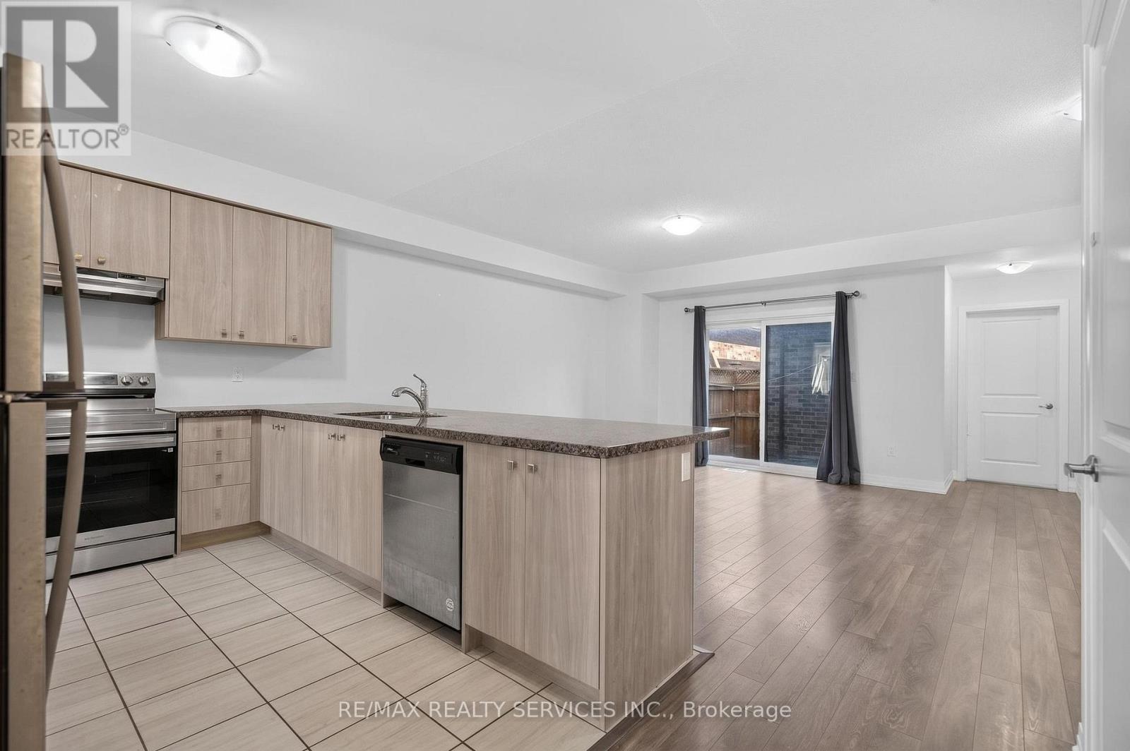 225 Coronation Road Property Photo 10