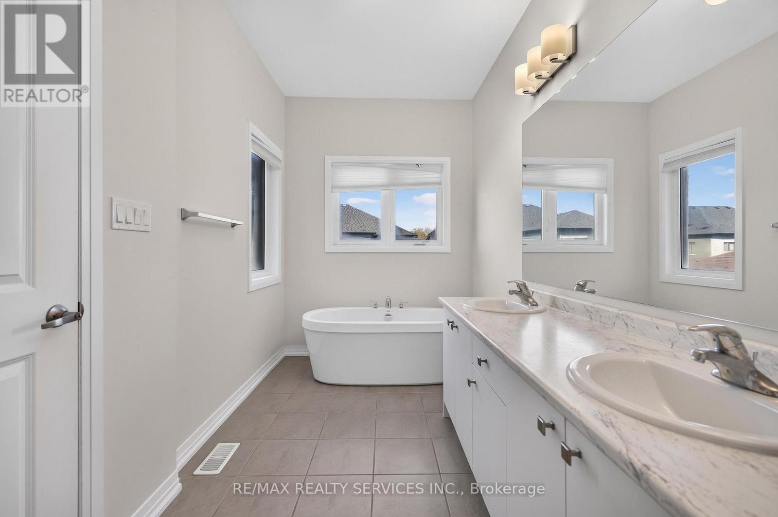 225 Coronation Road Property Photo 31
