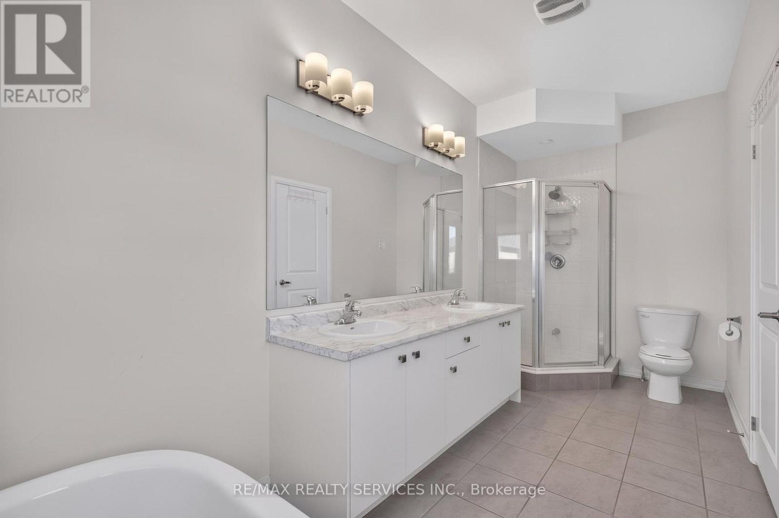 225 Coronation Road Property Photo 32