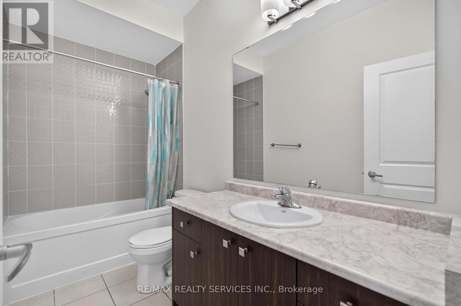 225 Coronation Road Property Photo 37