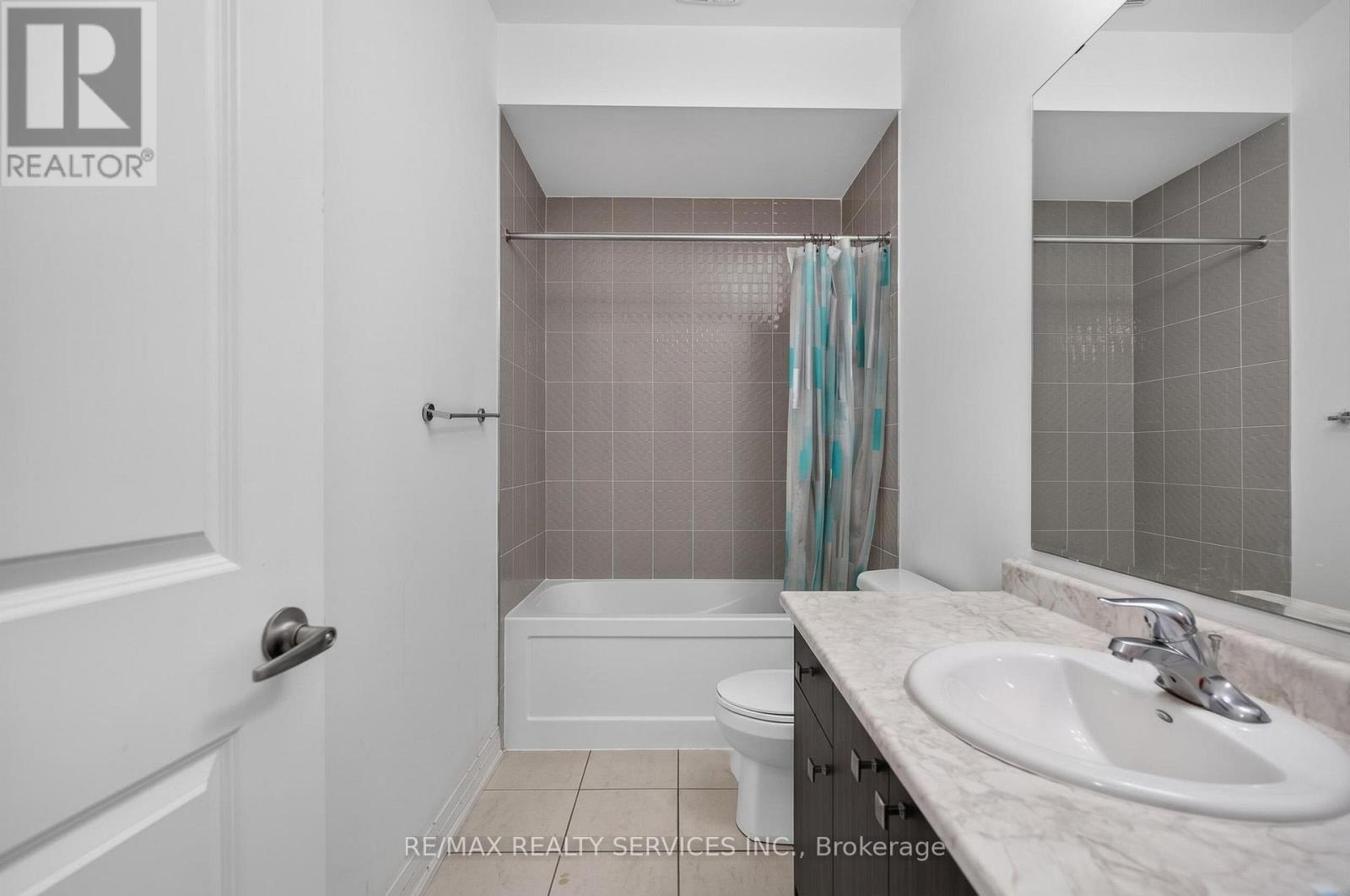 225 Coronation Road Property Photo 38