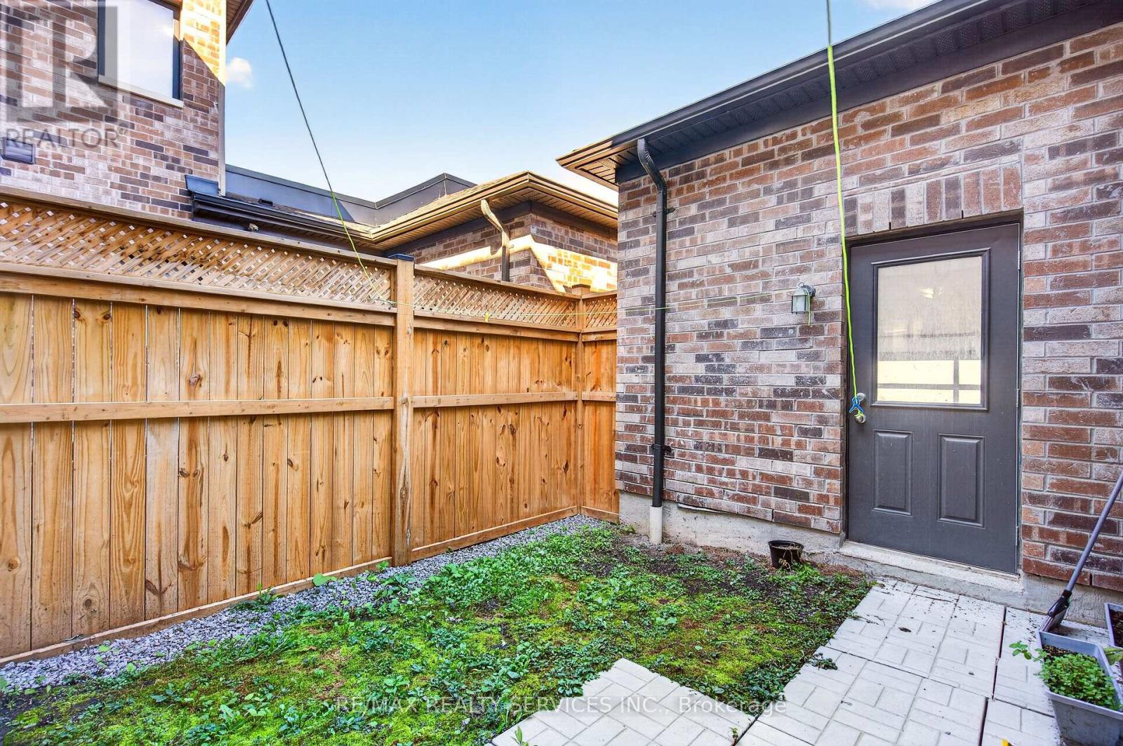 225 Coronation Road Property Photo 43