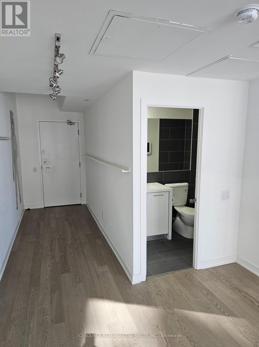 205 - 321 Carlaw Avenue Property Photo 5