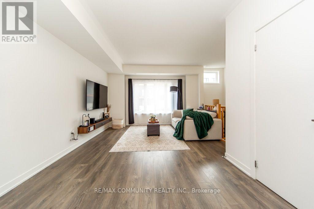 103 - 1525 Kingston Road Property Photo 4