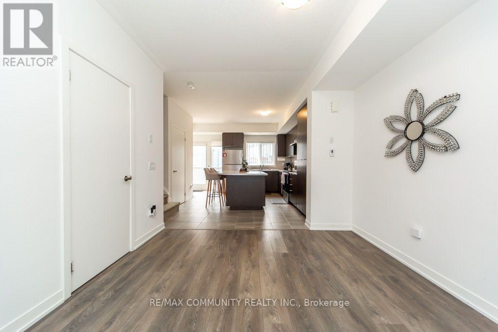 103 - 1525 Kingston Road Property Photo 8