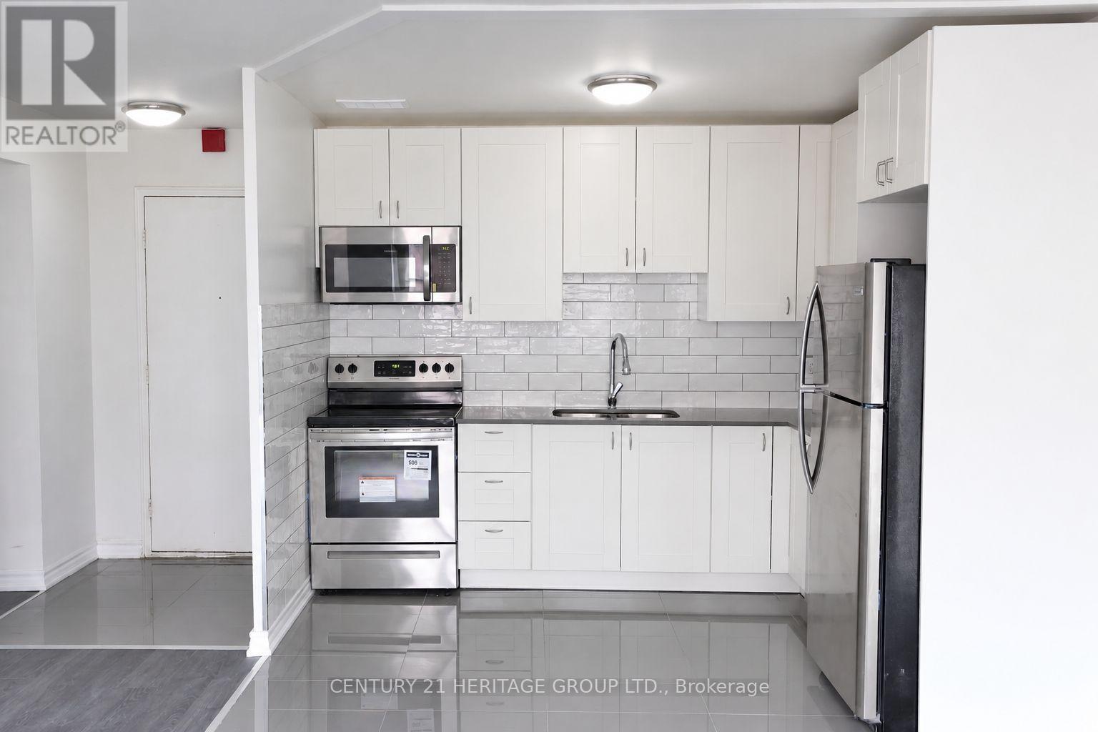 211 - 3101 Eglinton Avenue E Property Photo 4