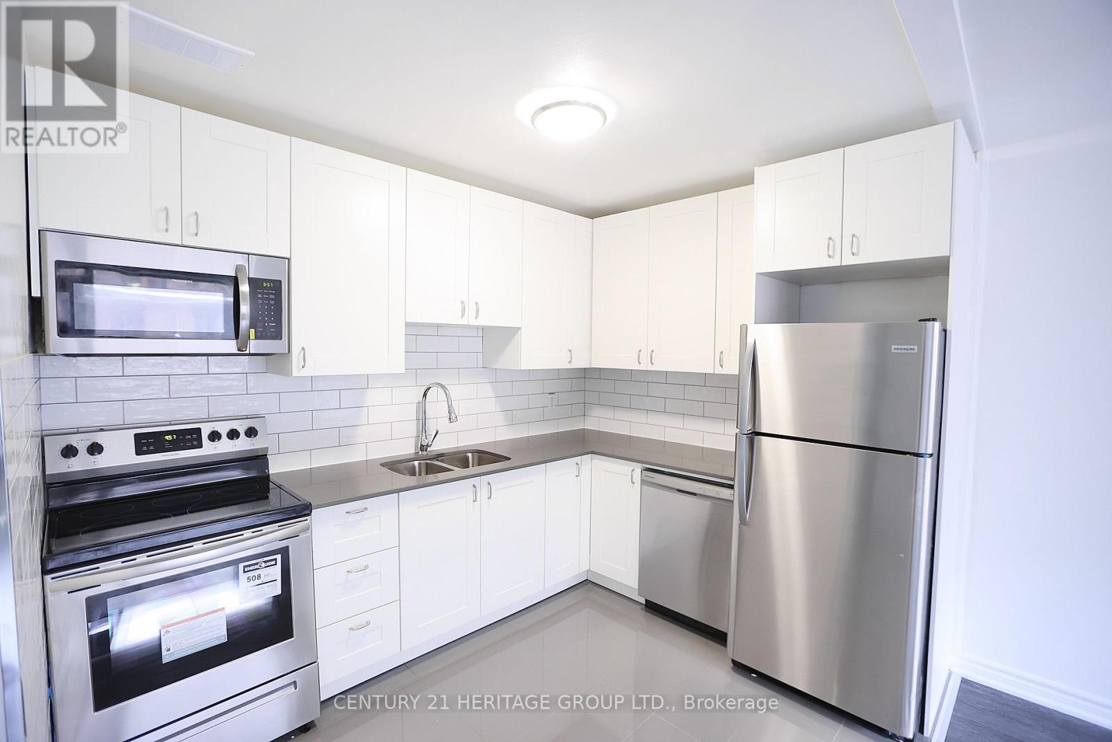 211 - 3101 Eglinton Avenue E Property Photo 5