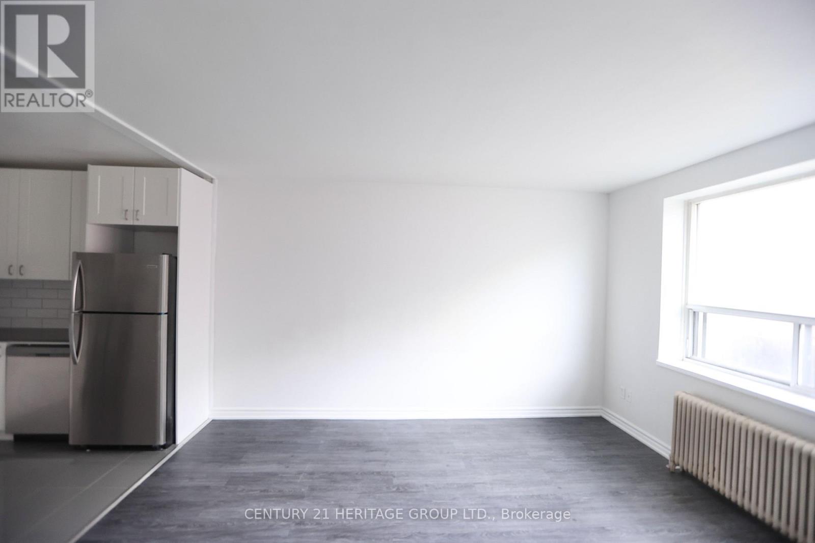 211 - 3101 Eglinton Avenue E Property Photo 7