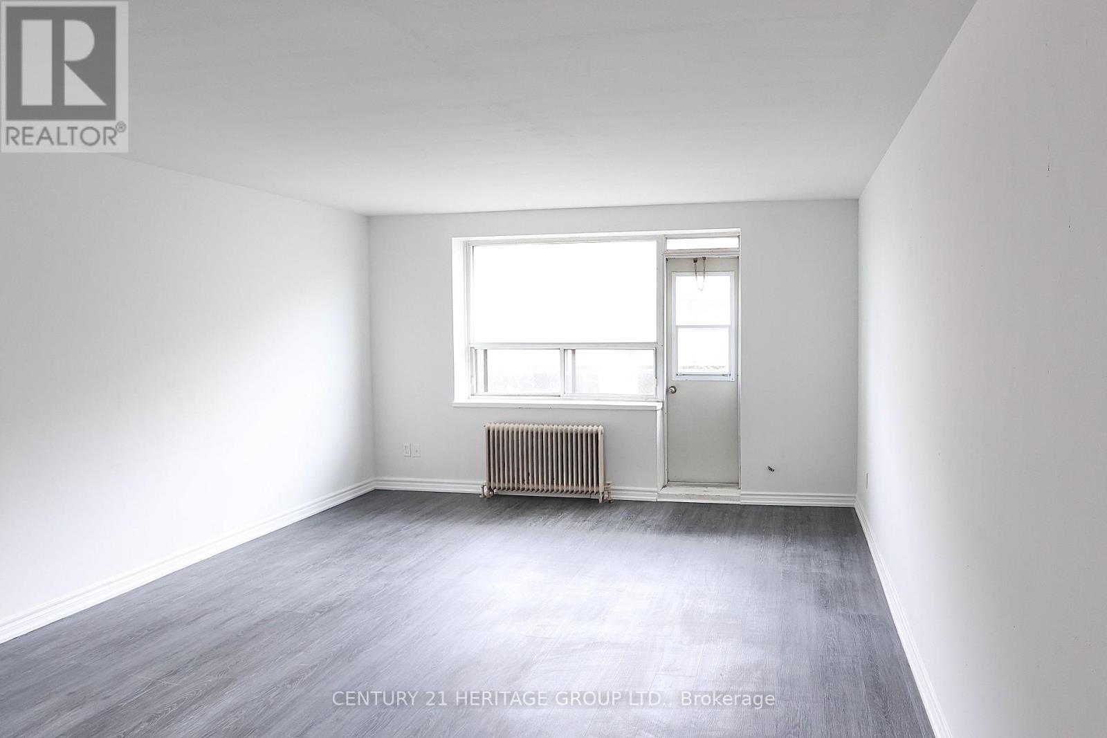 211 - 3101 Eglinton Avenue E Property Photo 8