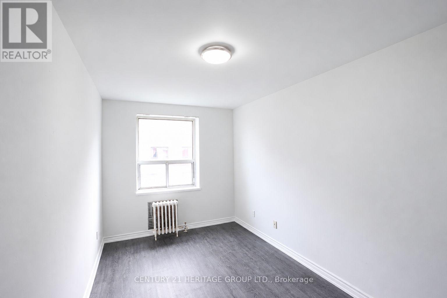 211 - 3101 Eglinton Avenue E Property Photo 11