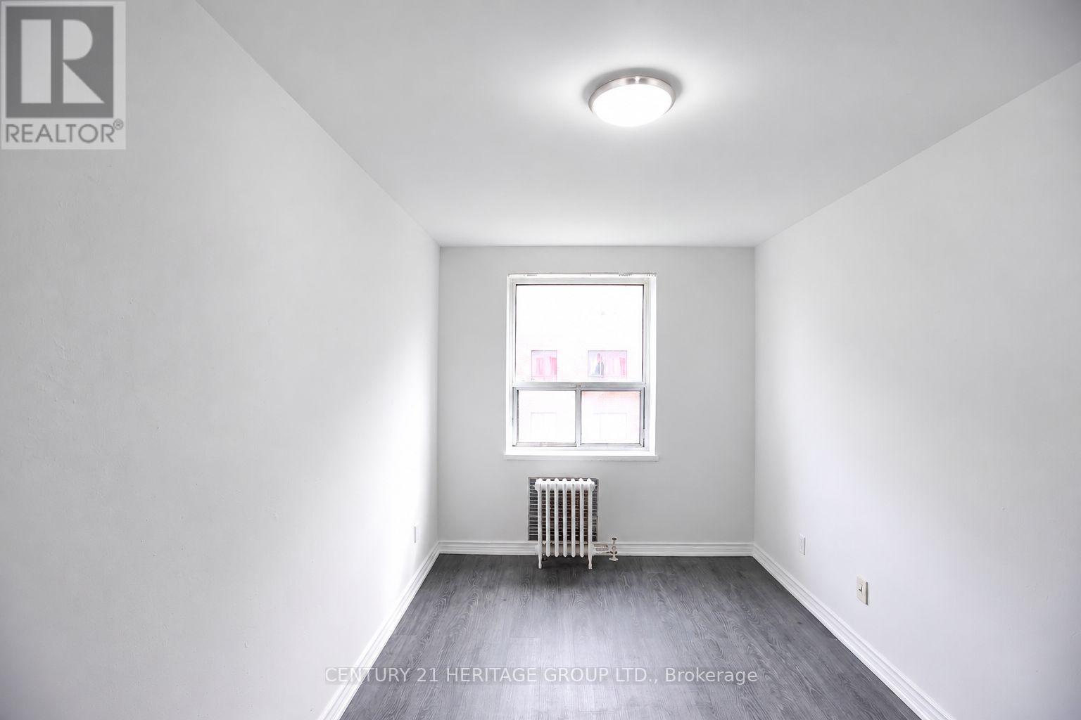 211 - 3101 Eglinton Avenue E Property Photo 12