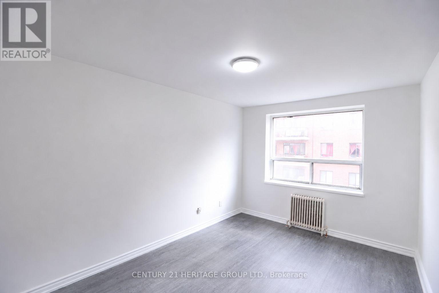 211 - 3101 Eglinton Avenue E Property Photo 14