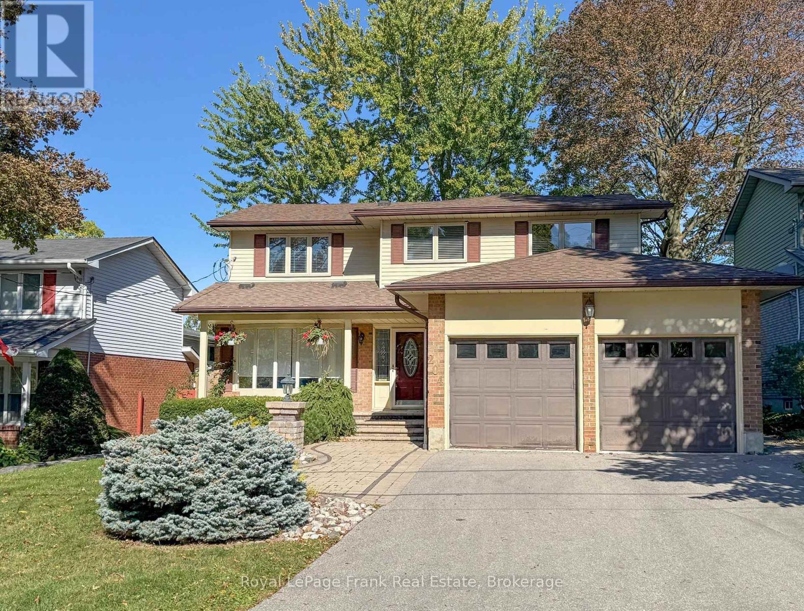 204 St John Street E Property Photo 2