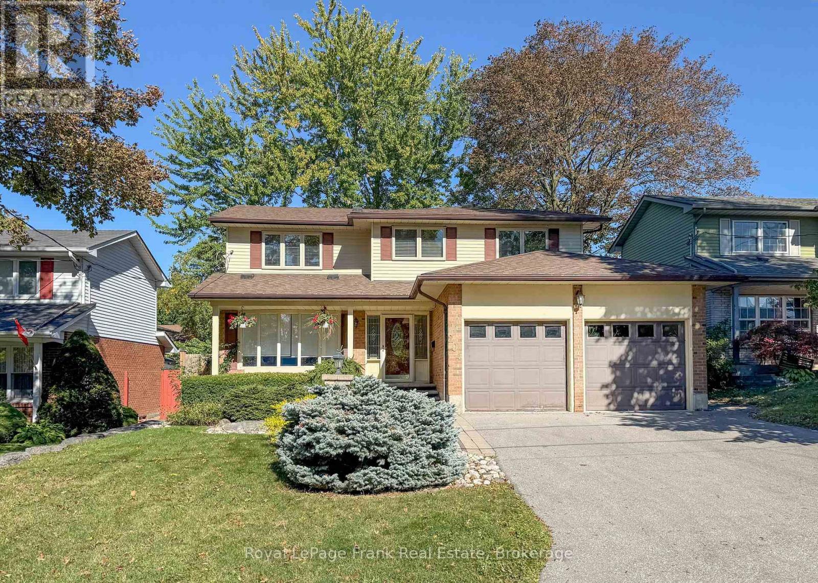 204 St John Street E Property Photo 4