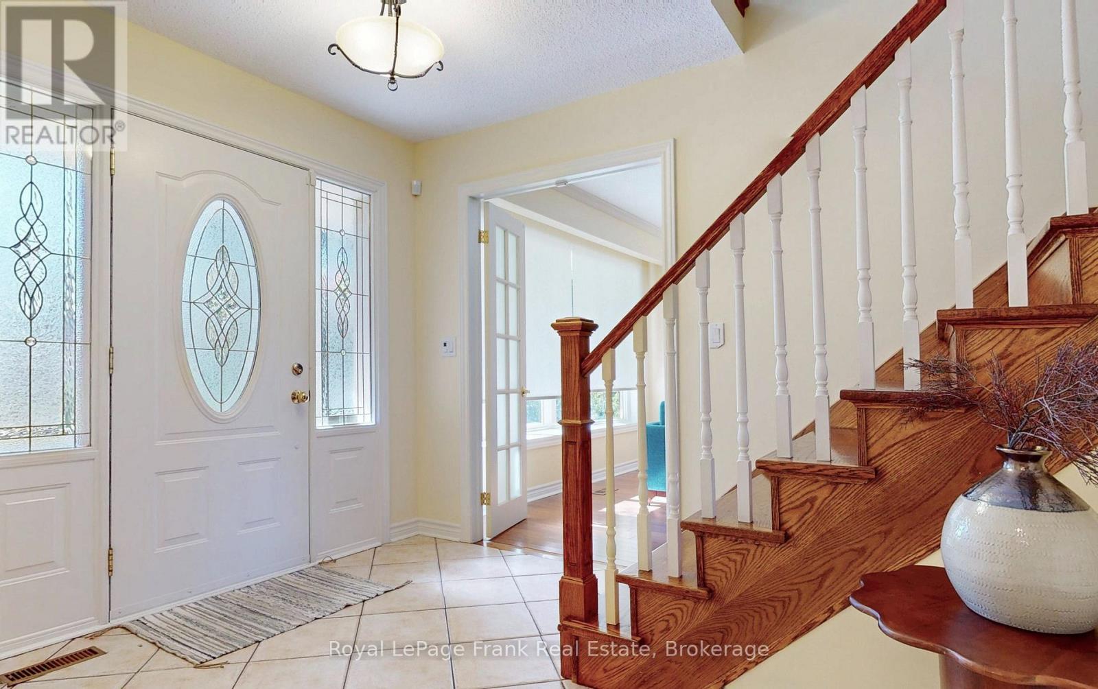 204 St John Street E Property Photo 6