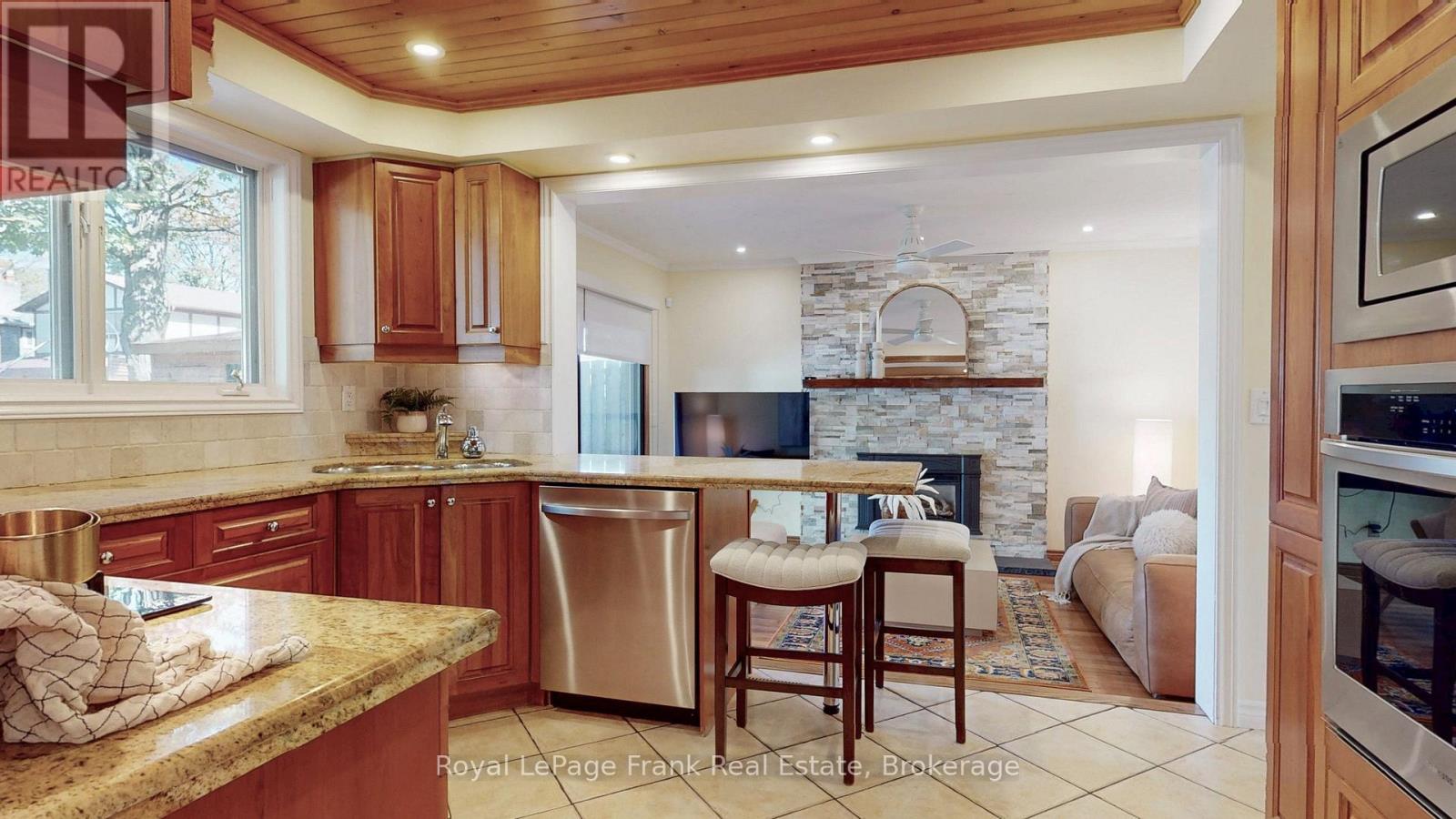 204 St John Street E Property Photo 9