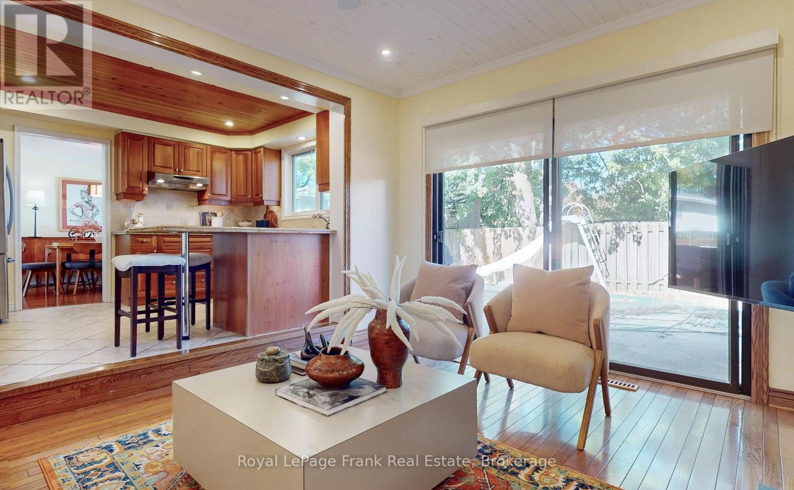 204 St John Street E Property Photo 12