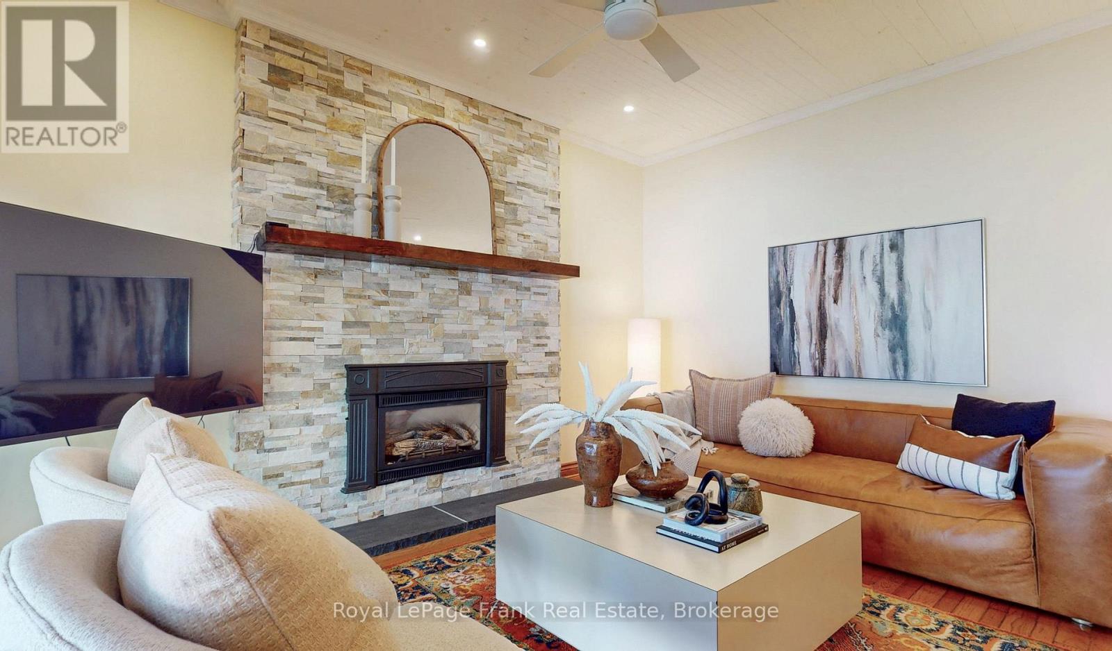 204 St John Street E Property Photo 14